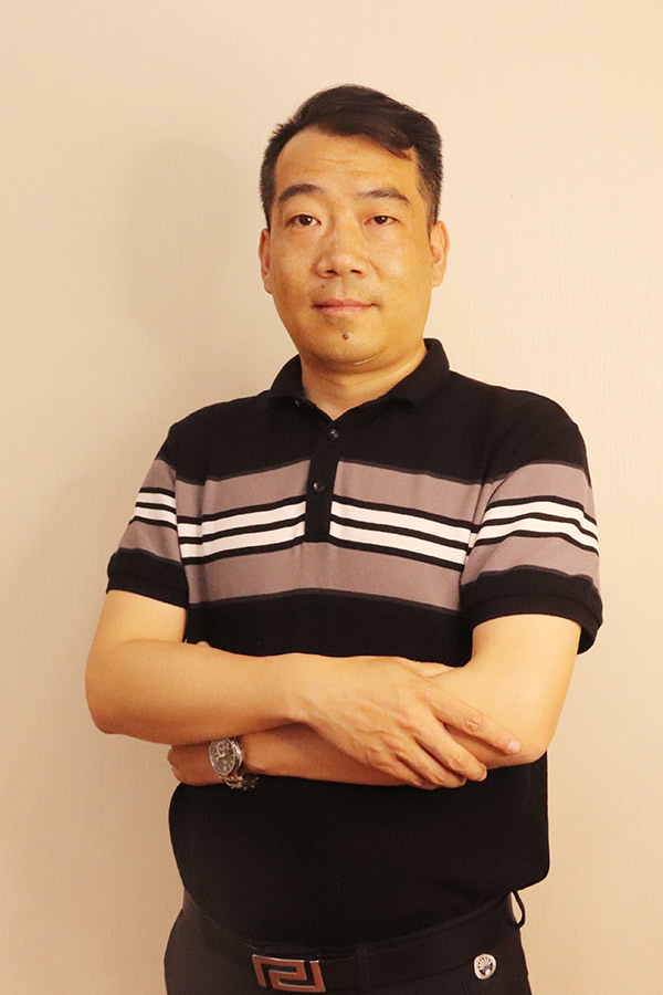 汉阴冯少坤 本科学历,毕业于陕西师范大学