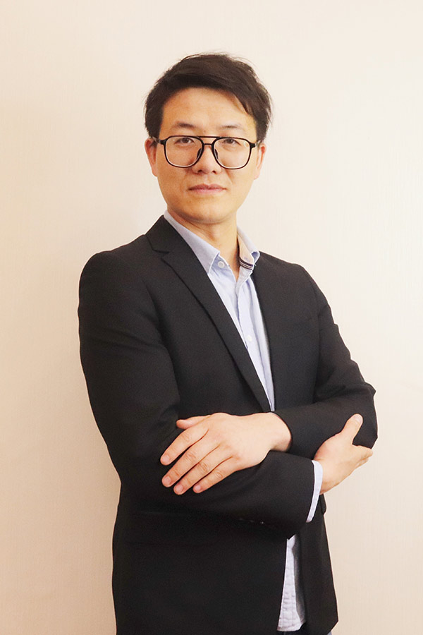 汉阴李林科 本科学历,毕业于西安石油大学