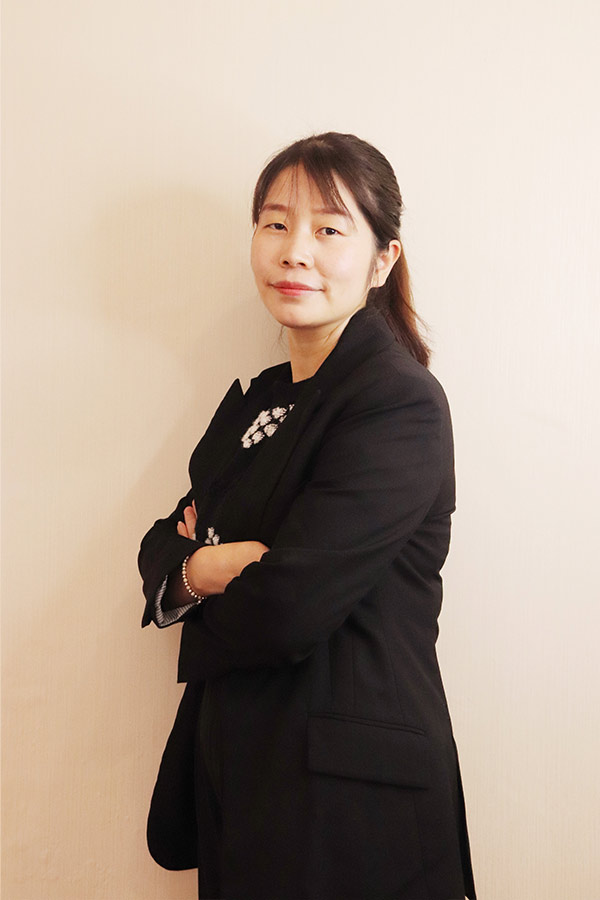 汉阴吕瑶 本科学历,毕业于陕西师范大学