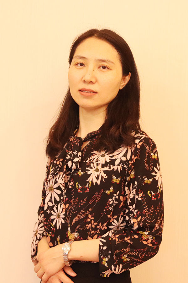 汉阴王晓娜 研究生学历,毕业于华南师范大学